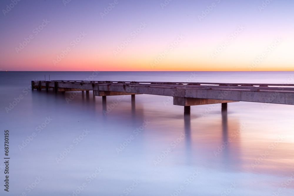 Obraz premium Jetty in the dawn