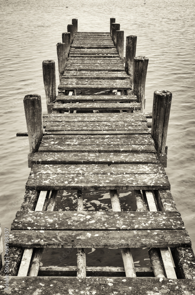Fototapeta premium old wooden jetty
