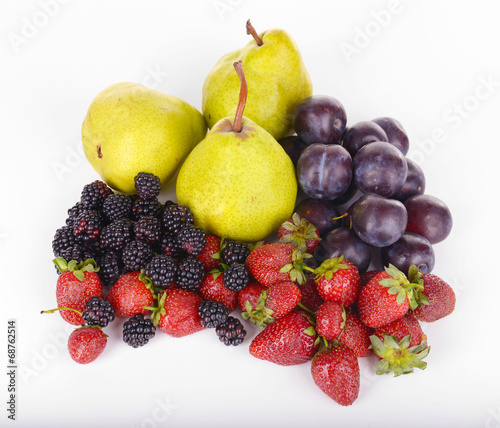 Fototapeta Naklejka Na Ścianę i Meble -  Ripe fruits and berries isolated on white