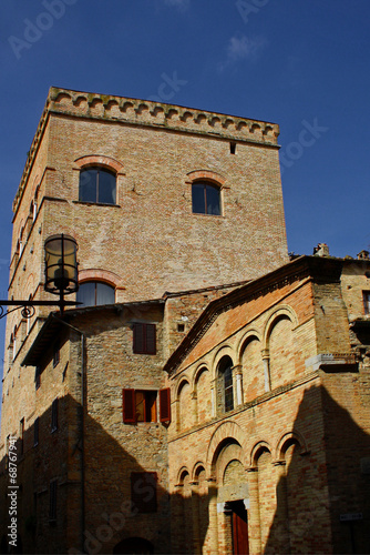 PALAZZI ANTICHI A SAN GIMINIANO