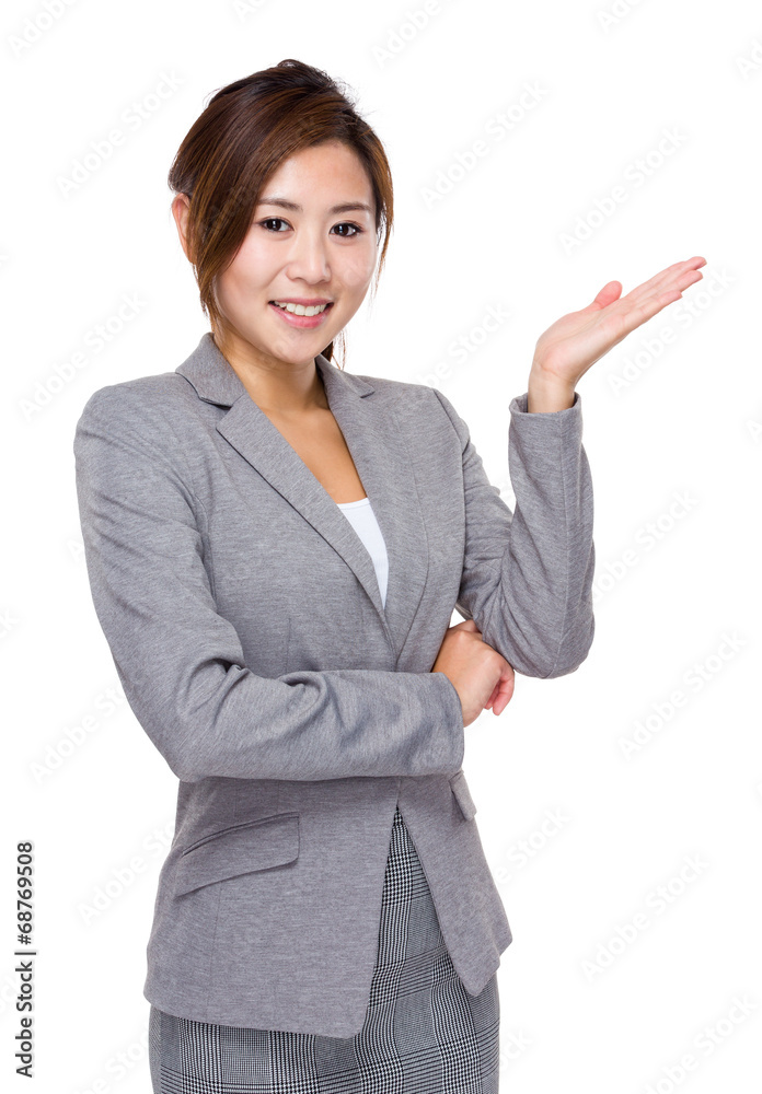 Businesswoman hand showing blank sign