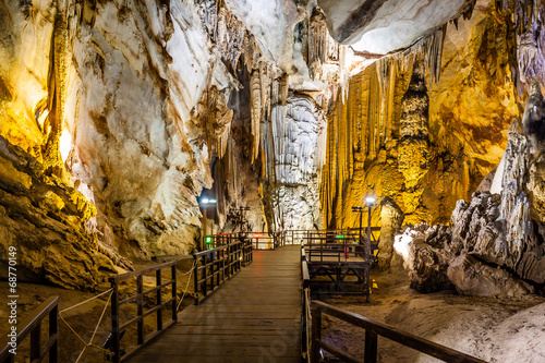 Paradise cave in Vietnam photo