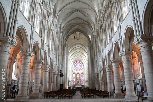 Fototapeta Naklejka Na Ścianę i Meble -  intérieur de cathédrale de laon