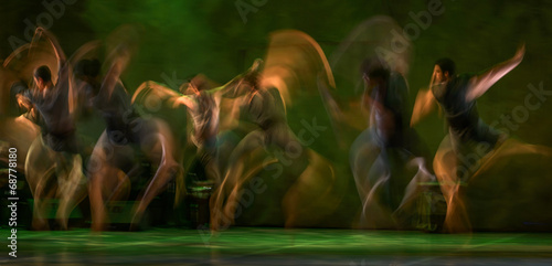 Obraz na plátně Group of contemporary dancers performing on stage