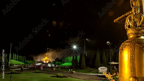 Time Lapse Firework Royal Flora zoom in