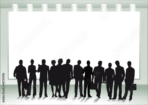 Personengruppe vor Leinwand