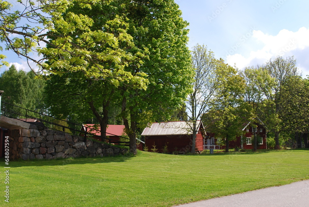 Frühling im Dorf foto de Stock Adobe Stock