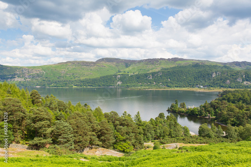 Canvas-taulu Brandelhow Bay Derwent water Lake District Cumbria England UK