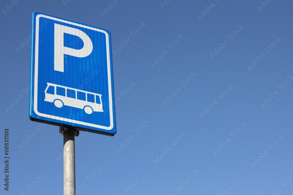 niederländisches Verkehrszeichen: Parkplatz für Busse niederländisches Verkehrszeichen: Parkplatz für Busse