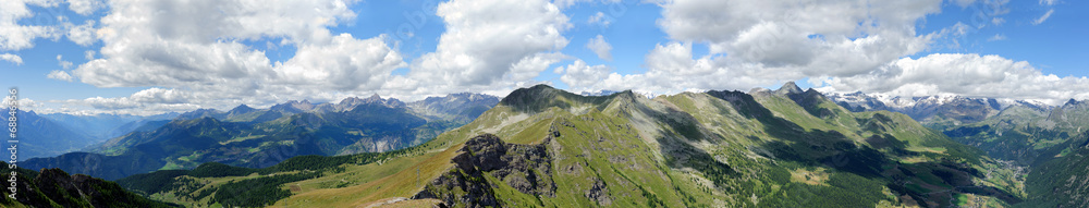 Panoramica sulla Valle d'Aosta dalla vetta del Monte Zerbion - 
