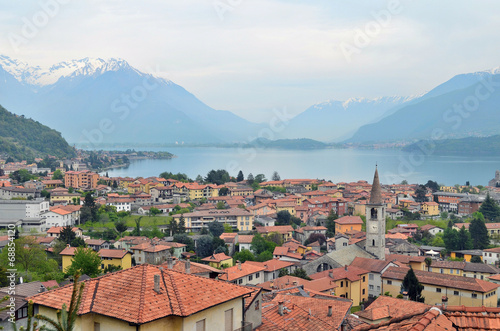 Vista de Gravedona. Alto Lago di Como. Lombardia. Italia