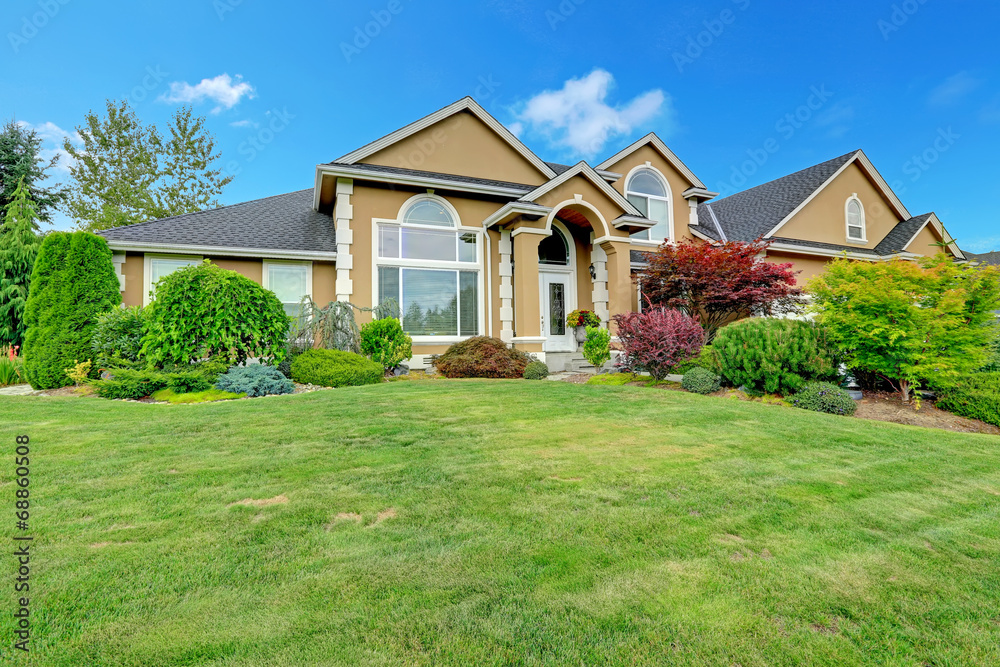 Beautiful house with landscape in Washington state