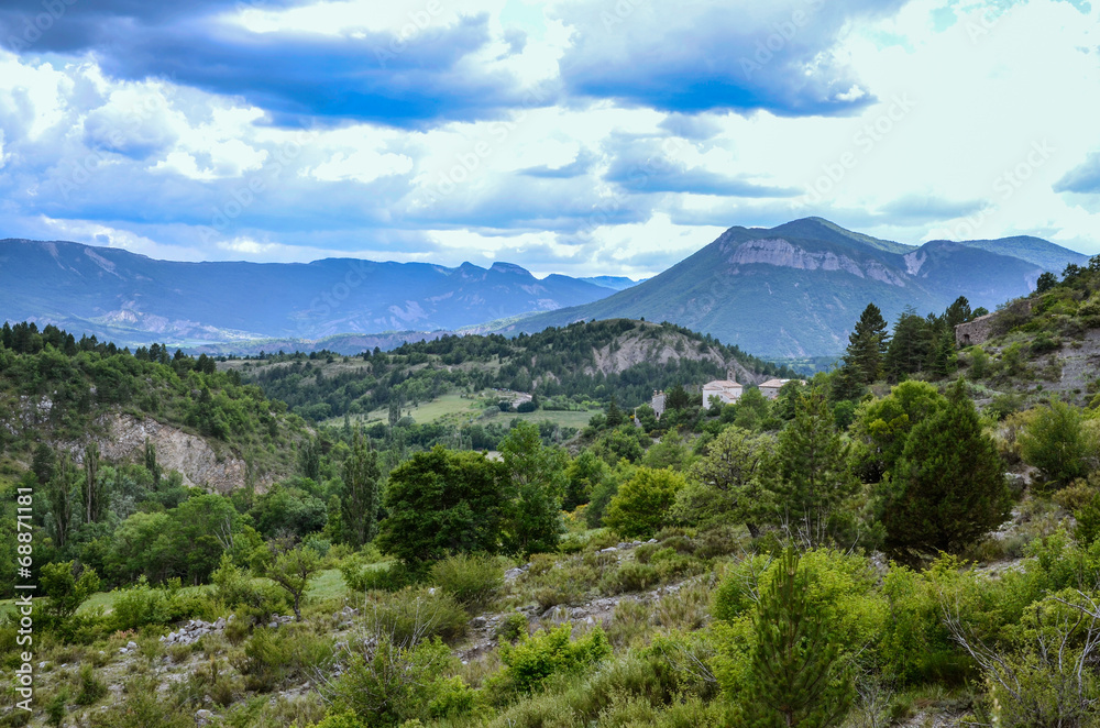 Fototapeta premium Saint Genis an den Gorges de Riou