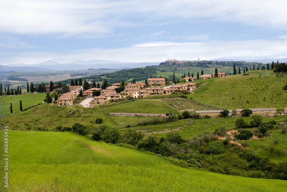 Obraz premium The landscape around the city of Monticello, Tuscany, Italy