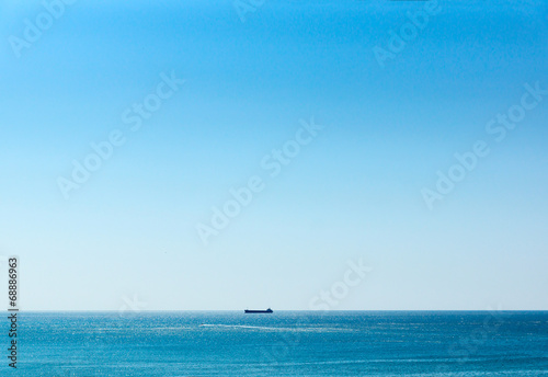 ship on the horizon © Aliaksei Luskin