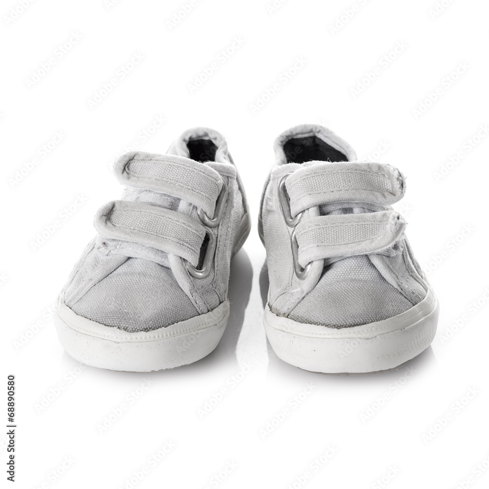 zapatillas calzado informal infantil blanco aisladas con velcro Stock Photo  | Adobe Stock