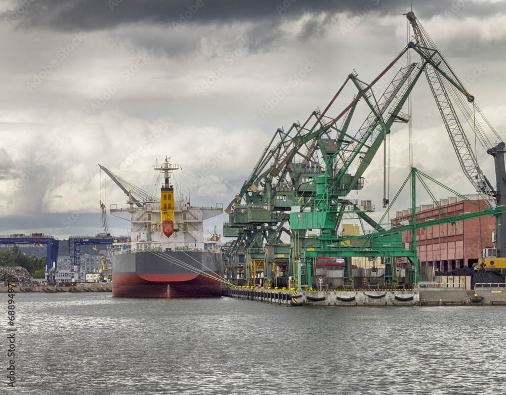 Seaport before the storm