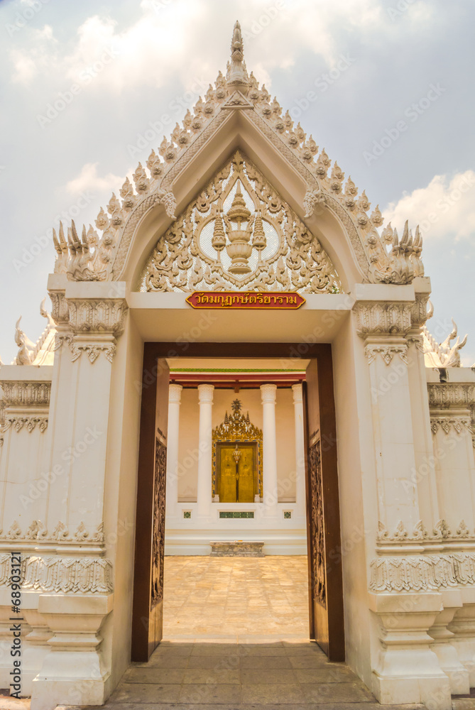 Fototapeta premium Traditional Thai art of pattern door style.