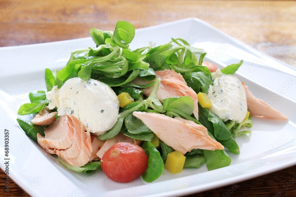 hort smoked salmon salad