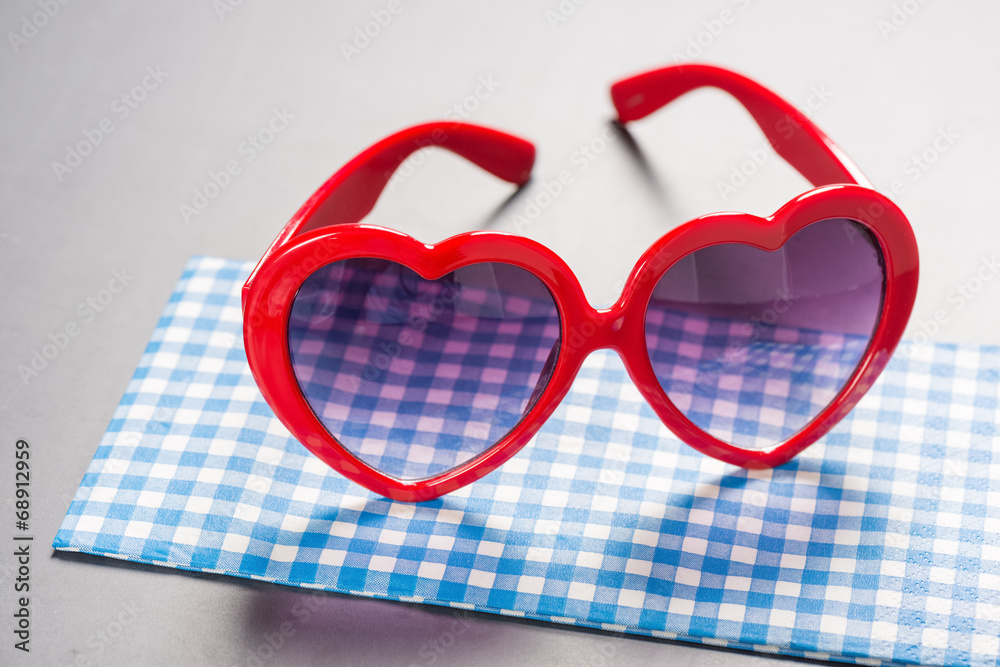 Fototapeta premium Heart Sunglasses