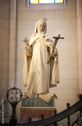 Madrid, Golden altar in Santa Maria la Real de La Almudena cathe