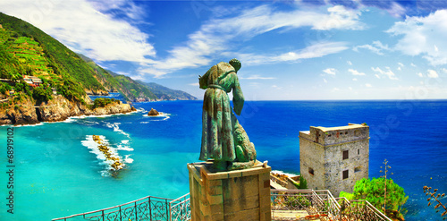 Canvas Print Italian holidays - panorama of Monterosso al mare (Liguria)
