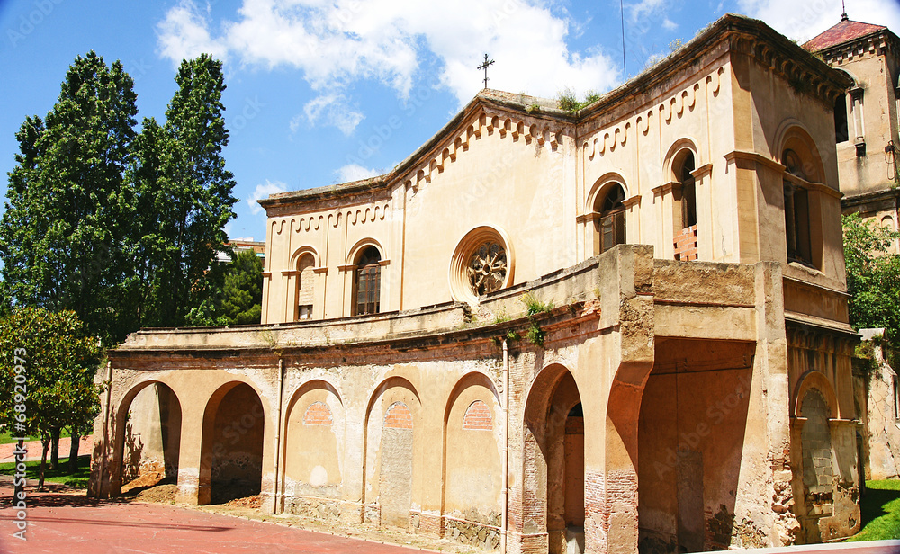 Fototapeta premium Iglesia del antiguo manicomio de Horta, Barcelona
