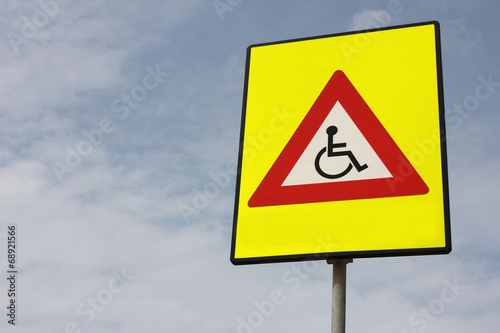 niederländisches Verkehrszeichen: Rollstuhlfahrer