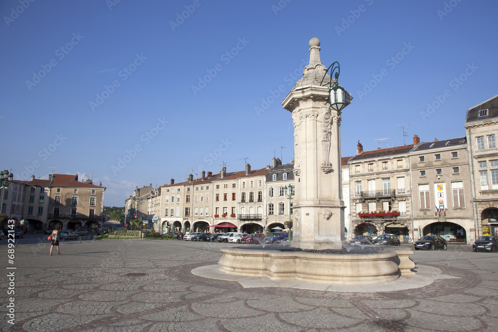 fountain and square in Pont a Mousson