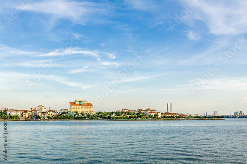 West lake in Hanoi, Vietnam © Nguyen Vu Quan