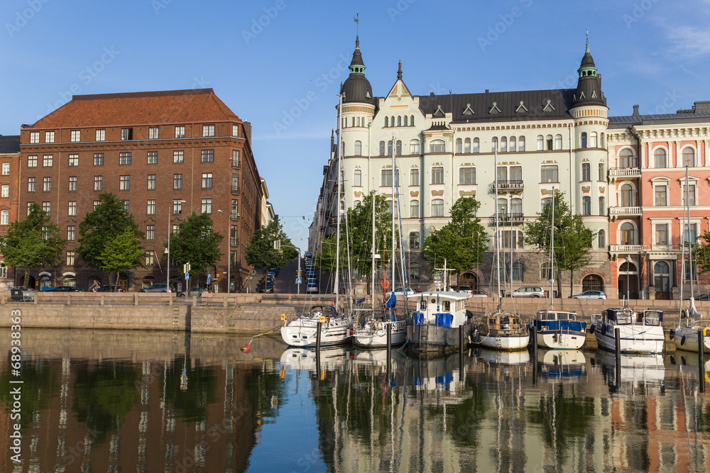 Naklejka premium Helsinki, Finland. Yachts in the harbor and embankment