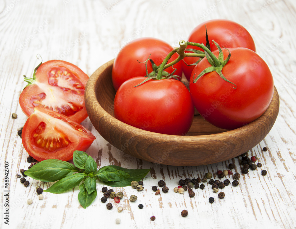 Tomatoes Tomatoes