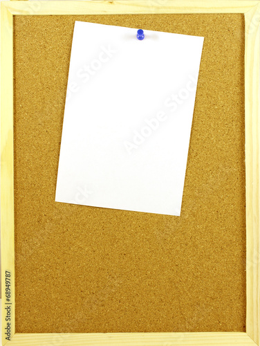 Blank message with a pin to corkboard