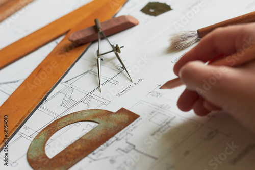 architekturzeichnung mit Zeichenutensilien