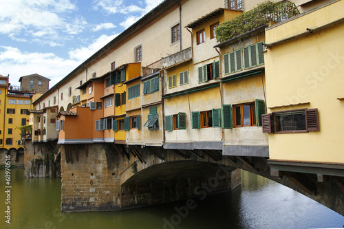 Ponte vecchio in Firenze, Italy © jcg_oida
