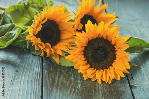 Fototapeta Naklejka Na Ścianę i Meble -  Sunflowers on table