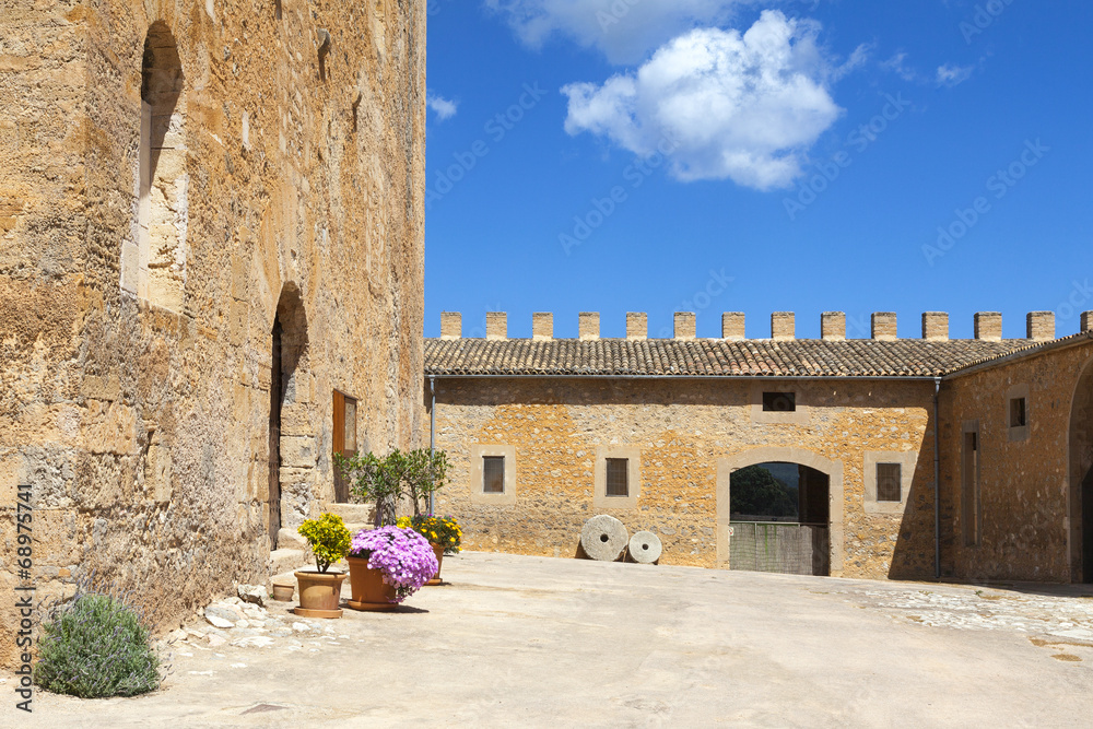 Eingang zum Torre de Canyamel