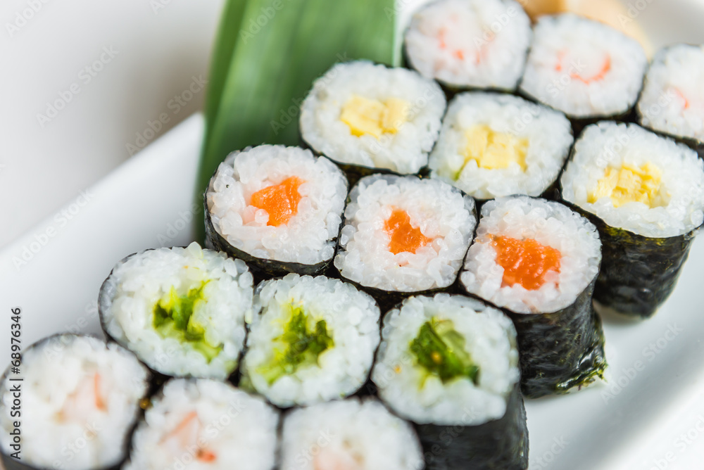 Sushi roll Sushi roll