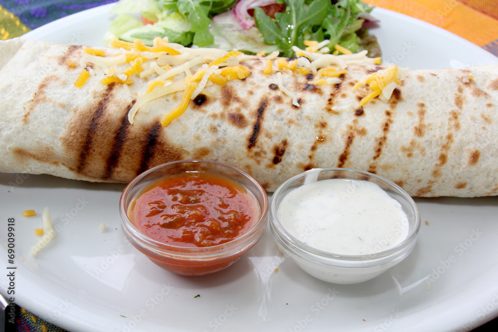 Gemüse-Tortillas mit Räuchertofu Gemüse-Tortillas mit Räuchertofu