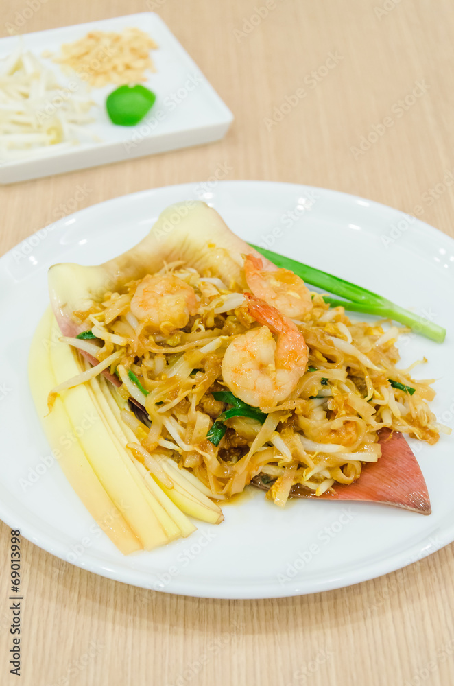 Pad thai