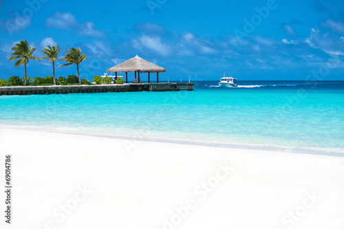 Fototapeta Naklejka Na Ścianę i Meble -  Perfect tropical island paradise beach Maldives