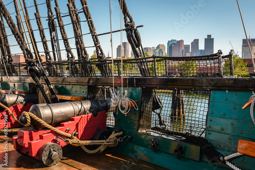 Φωτογραφία USS Constitution, the oldest commissioned ship in the US Navy
