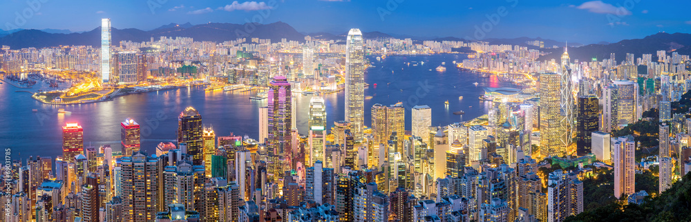 Naklejka premium Hongkong Skyline w Dusk Panorama