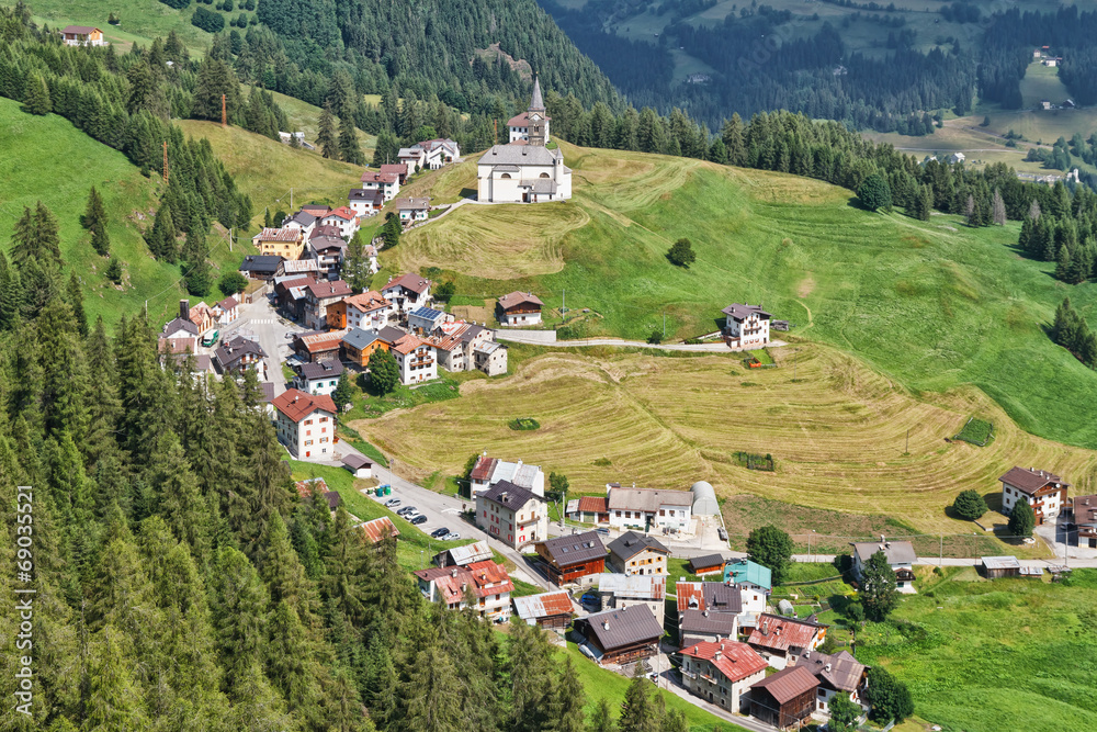 Dolomiti - Laste village