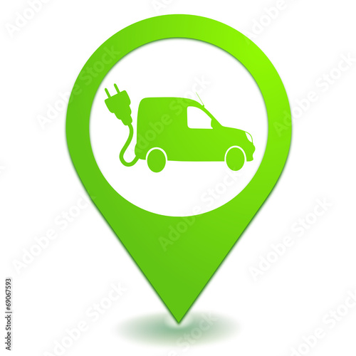 voiture utilitaire électrique sur symbole localisation vert