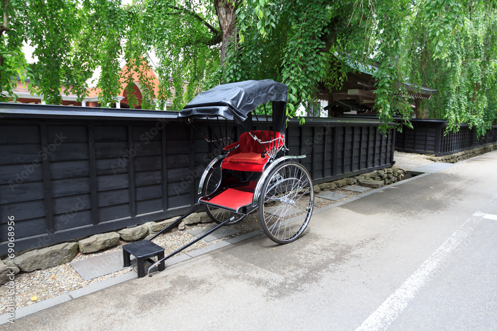 Fototapeta premium 武家屋敷 人力車