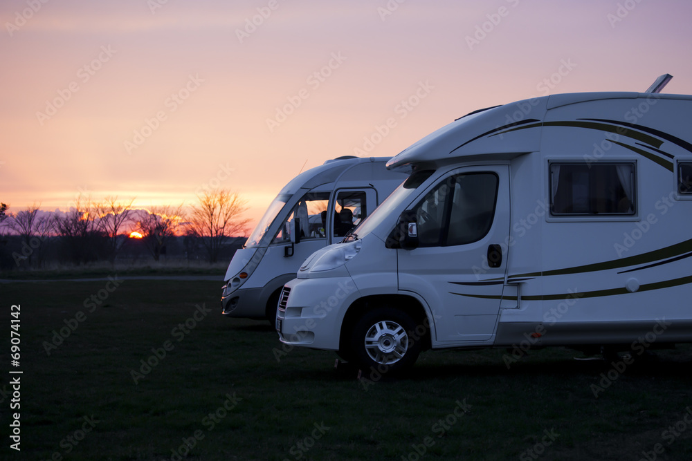 Fototapeta premium Camping Cars in Sunset