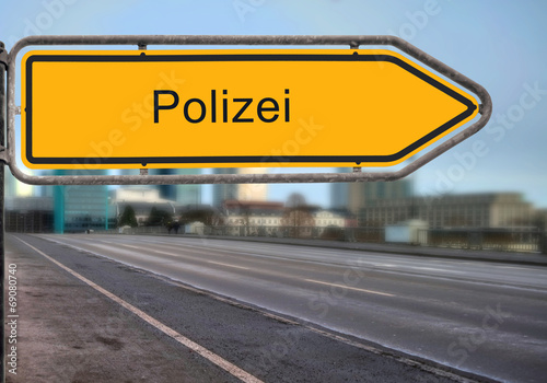 Strassenschild 14 - Polizei