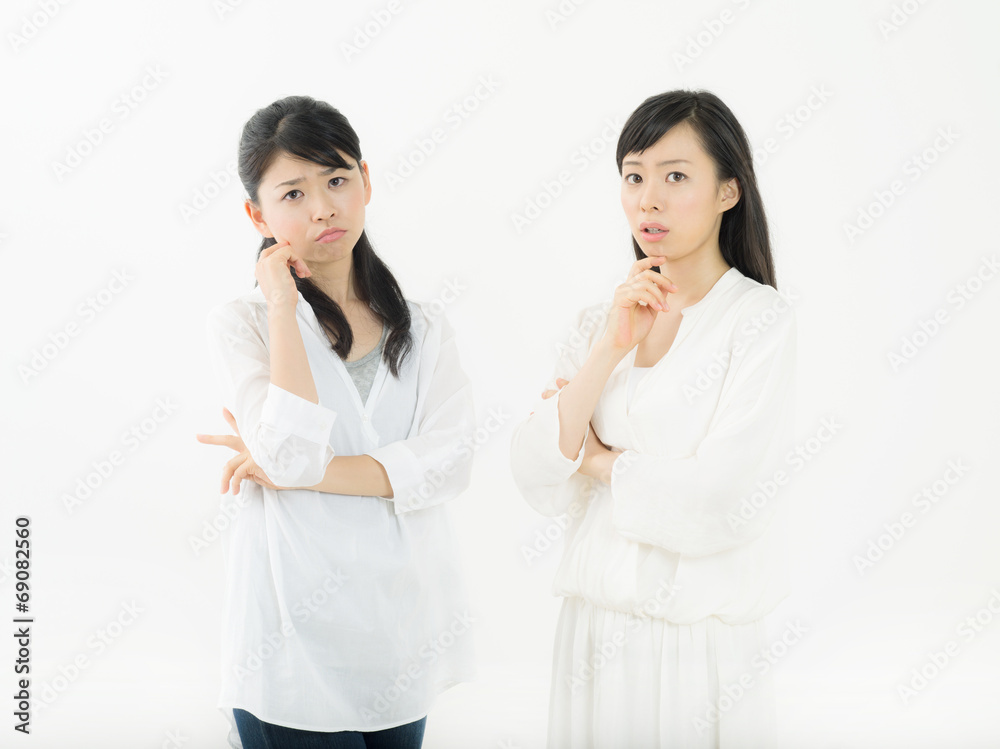 悩む・女性二人 悩む・女性二人
