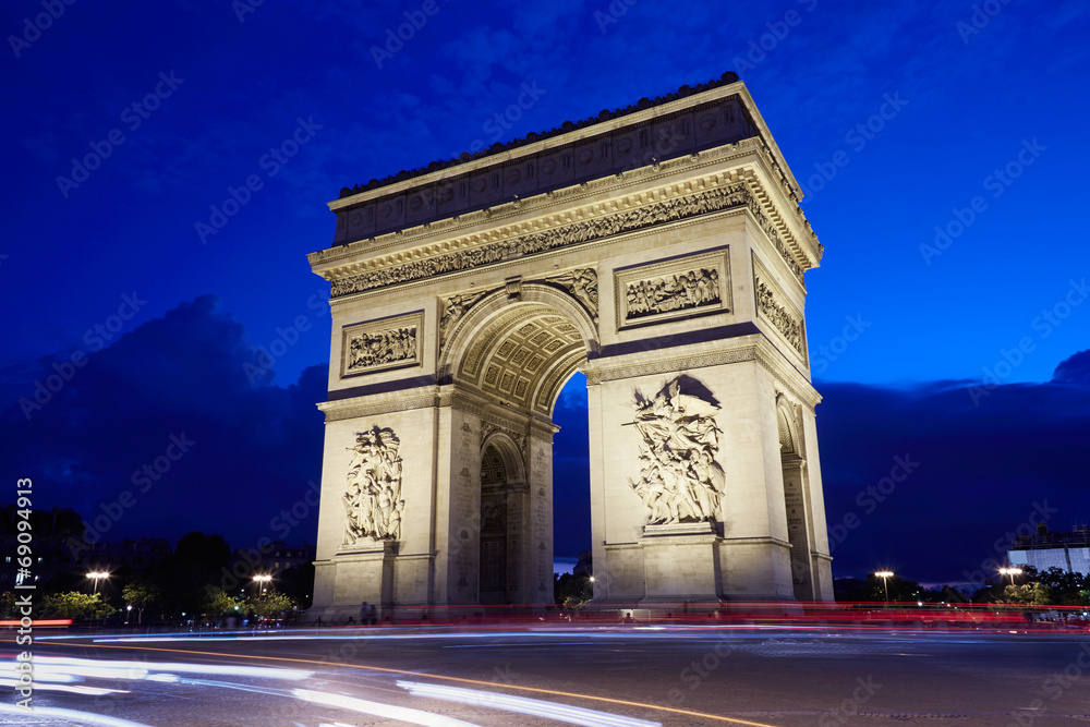 Arc de Triomphe in Paris at night